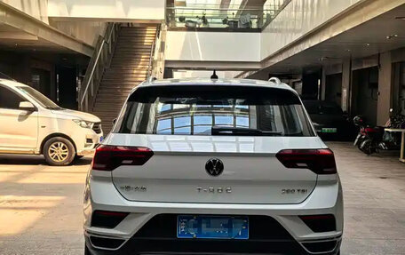 Volkswagen T-Roc I, 2022 год, 1 890 000 рублей, 4 фотография