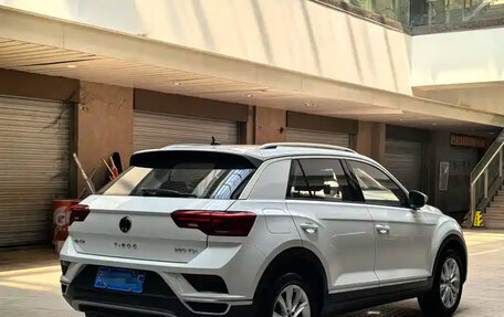 Volkswagen T-Roc I, 2022 год, 1 890 000 рублей, 5 фотография