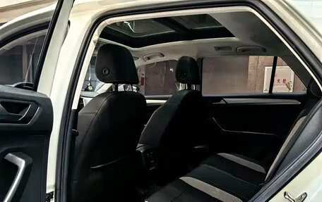 Volkswagen T-Roc I, 2022 год, 1 890 000 рублей, 7 фотография