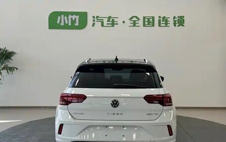 Volkswagen T-Roc I, 2022 год, 1 950 000 рублей, 2 фотография