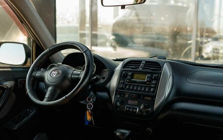 Toyota RAV4, 2004 год, 1 000 000 рублей, 10 фотография