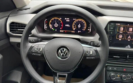 Volkswagen T-Cross I, 2023 год, 1 319 003 рублей, 10 фотография