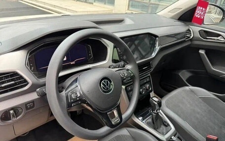 Volkswagen T-Cross I, 2023 год, 1 319 003 рублей, 9 фотография