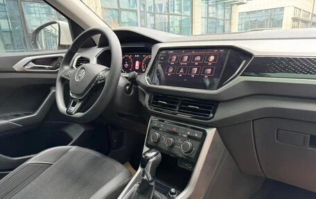 Volkswagen T-Cross I, 2023 год, 1 319 003 рублей, 15 фотография