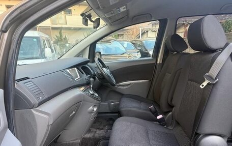 Toyota ISis I, 2017 год, 1 112 000 рублей, 13 фотография