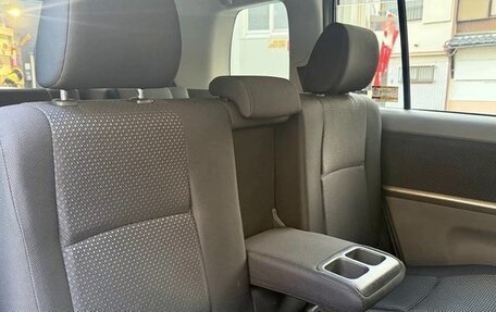 Toyota ISis I, 2017 год, 1 112 000 рублей, 17 фотография