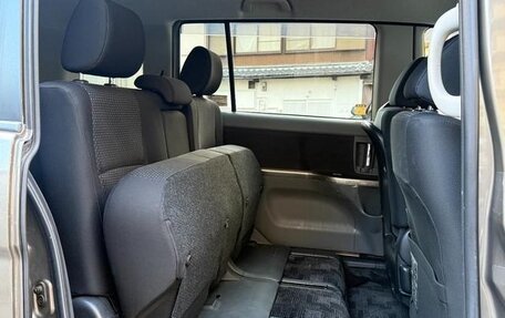 Toyota ISis I, 2017 год, 1 112 000 рублей, 18 фотография