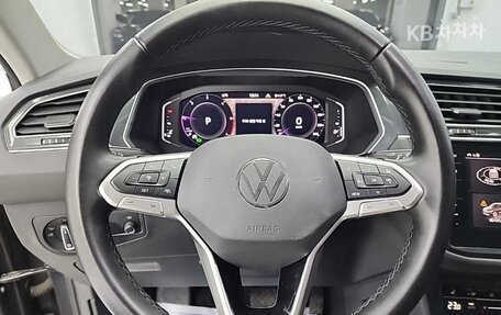 Volkswagen Tiguan II, 2023 год, 3 342 000 рублей, 6 фотография
