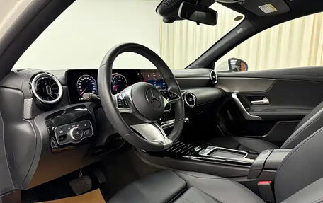 Mercedes-Benz A-Класс, 2023 год, 1 790 000 рублей, 6 фотография