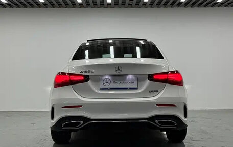 Mercedes-Benz A-Класс, 2023 год, 1 790 000 рублей, 5 фотография