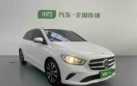 Mercedes-Benz B-Класс, 2022 год, 1 750 000 рублей, 3 фотография