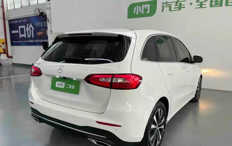 Mercedes-Benz B-Класс, 2022 год, 1 750 000 рублей, 6 фотография