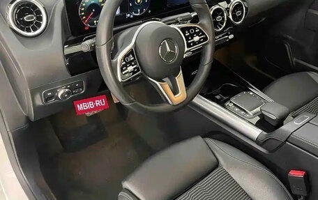 Mercedes-Benz B-Класс, 2022 год, 1 750 000 рублей, 11 фотография