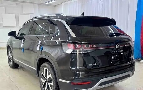 Volkswagen T-Roc I, 2023 год, 1 950 000 рублей, 4 фотография