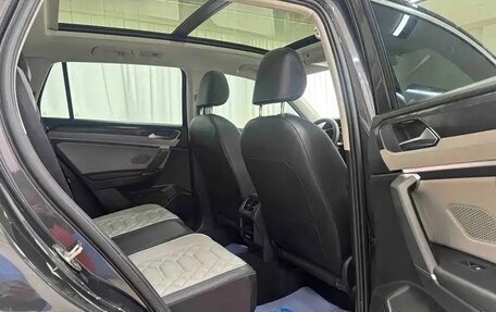 Volkswagen T-Roc I, 2023 год, 1 950 000 рублей, 9 фотография