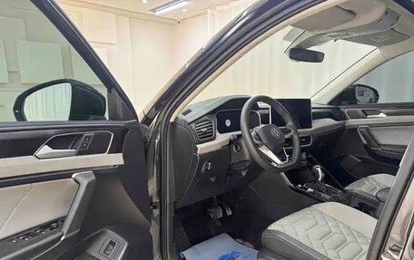 Volkswagen T-Roc I, 2023 год, 1 950 000 рублей, 7 фотография