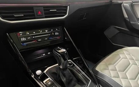 Volkswagen T-Roc I, 2023 год, 1 950 000 рублей, 13 фотография