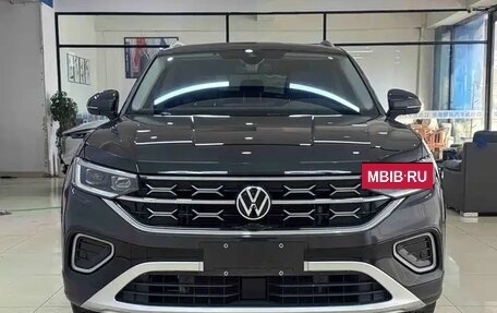 Volkswagen T-Roc I, 2023 год, 1 950 000 рублей, 6 фотография