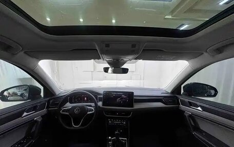 Volkswagen T-Roc I, 2023 год, 1 950 000 рублей, 19 фотография