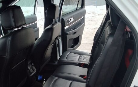 Ford Explorer VI, 2017 год, 2 700 000 рублей, 7 фотография