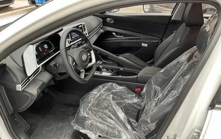 Hyundai Elantra, 2025 год, 1 923 000 рублей, 10 фотография