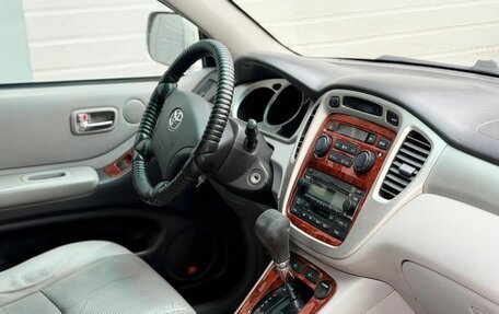 Toyota Highlander III, 2005 год, 775 000 рублей, 10 фотография