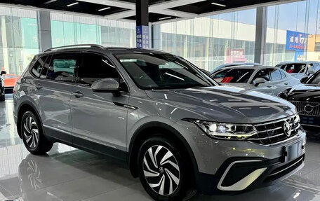 Volkswagen Tiguan II, 2023 год, 2 634 017 рублей, 3 фотография