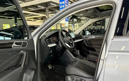 Volkswagen Tiguan II, 2023 год, 2 634 017 рублей, 7 фотография