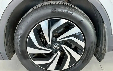 Volkswagen Tiguan II, 2023 год, 2 634 017 рублей, 12 фотография