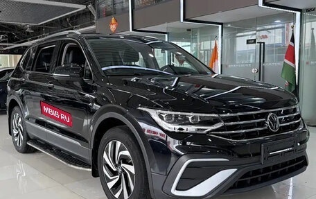 Volkswagen Tiguan II, 2023 год, 2 455 017 рублей, 1 фотография