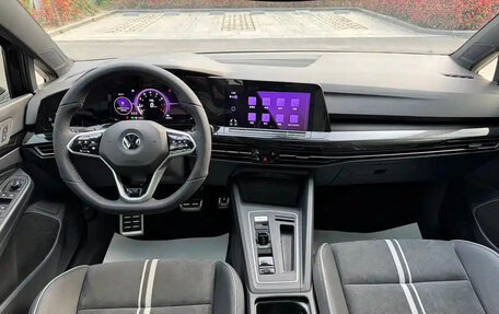 Volkswagen Golf VIII, 2022 год, 1 939 017 рублей, 9 фотография