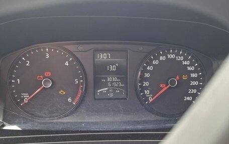 Volkswagen Caravelle T6 рестайлинг, 2018 год, 3 550 000 рублей, 2 фотография