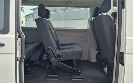 Volkswagen Caravelle T6 рестайлинг, 2018 год, 3 550 000 рублей, 7 фотография