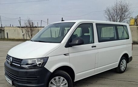 Volkswagen Caravelle T6 рестайлинг, 2018 год, 3 550 000 рублей, 6 фотография
