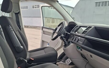 Volkswagen Caravelle T6 рестайлинг, 2018 год, 3 550 000 рублей, 10 фотография