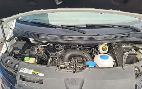 Volkswagen Caravelle T6 рестайлинг, 2018 год, 3 550 000 рублей, 17 фотография