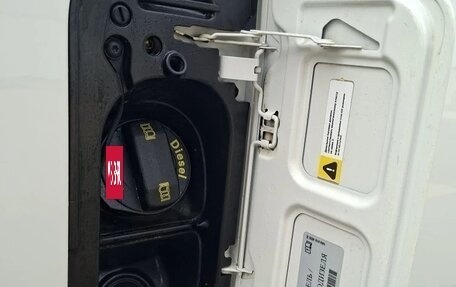 Volkswagen Caravelle T6 рестайлинг, 2018 год, 3 550 000 рублей, 26 фотография