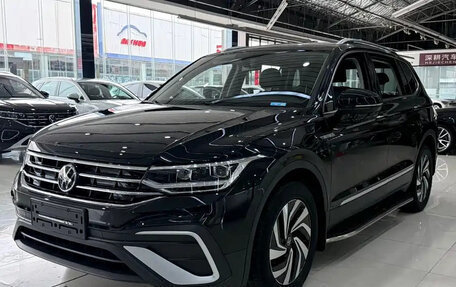 Volkswagen Tiguan II, 2023 год, 2 455 017 рублей, 3 фотография