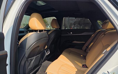 KIA K5, 2023 год, 2 102 000 рублей, 15 фотография