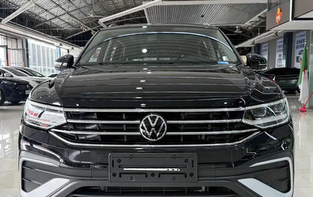 Volkswagen Tiguan II, 2023 год, 2 455 017 рублей, 2 фотография