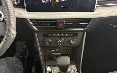 Volkswagen Tiguan II, 2023 год, 2 455 017 рублей, 10 фотография