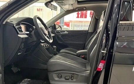 Volkswagen Tiguan II, 2023 год, 2 455 017 рублей, 7 фотография