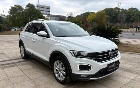Volkswagen T-Roc I, 2022 год, 1 576 881 рублей, 3 фотография