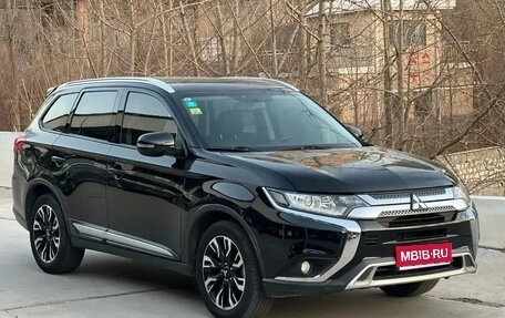 Mitsubishi Outlander III рестайлинг 3, 2022 год, 2 120 000 рублей, 1 фотография