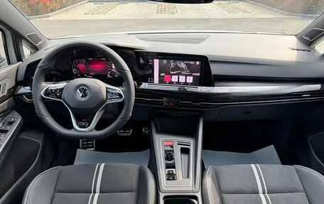 Volkswagen Golf VIII, 2022 год, 1 857 017 рублей, 10 фотография