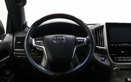 Toyota Land Cruiser 200, 2017 год, 8 295 000 рублей, 8 фотография