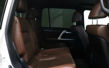 Toyota Land Cruiser 200, 2017 год, 8 295 000 рублей, 13 фотография