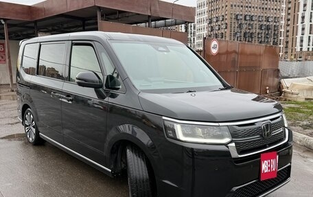 Honda Stepwgn, 2022 год, 3 290 000 рублей, 2 фотография