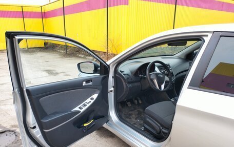 Hyundai Solaris II рестайлинг, 2014 год, 750 000 рублей, 17 фотография