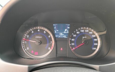 Hyundai Solaris II рестайлинг, 2014 год, 750 000 рублей, 21 фотография